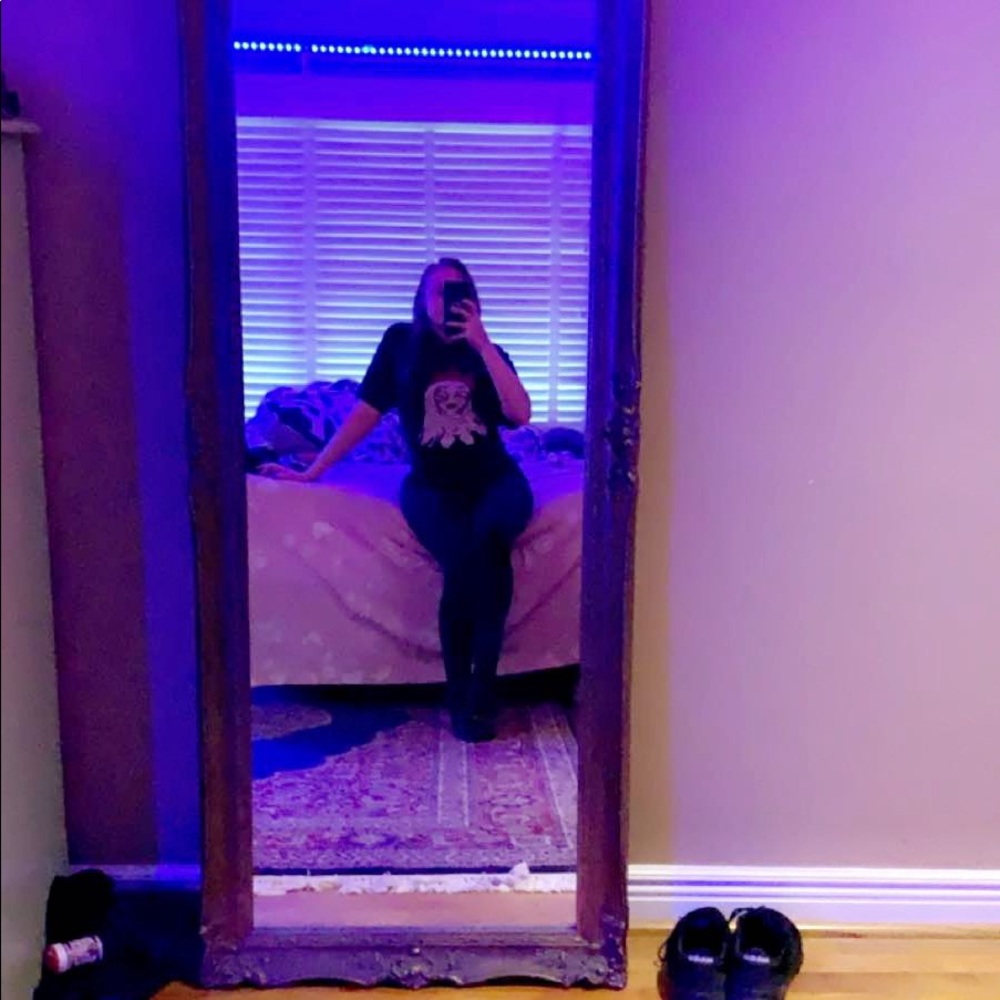 Meet your Posher, Sidney